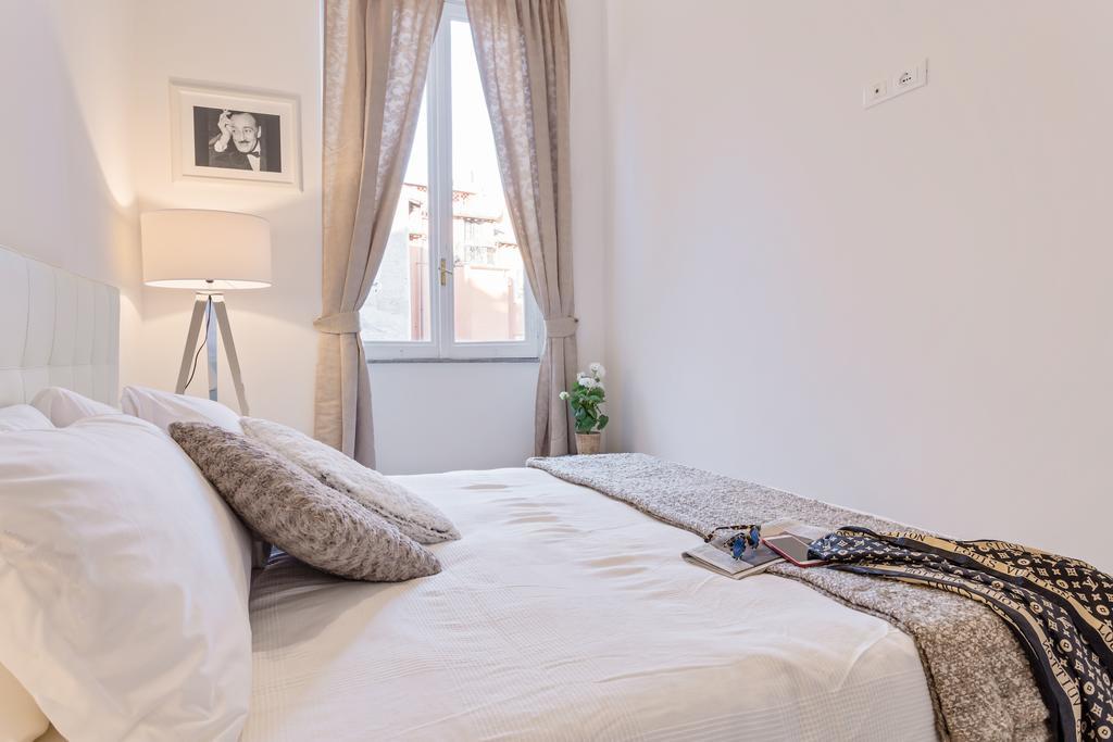 Townhouse By The Spanish Steps Рим Номер фото