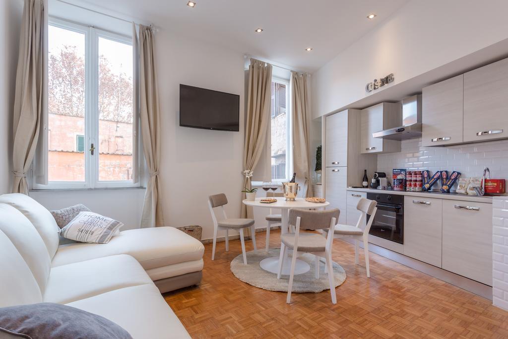Townhouse By The Spanish Steps Рим Номер фото